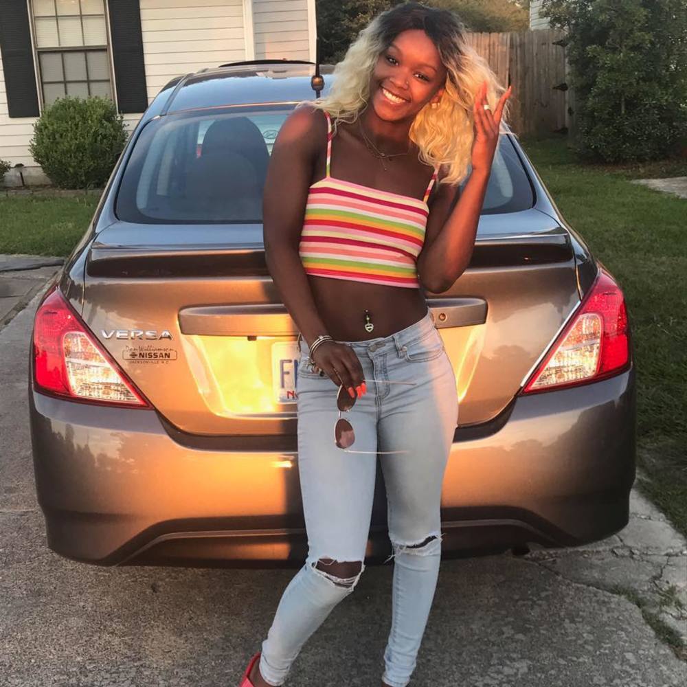 Meet your Posher, Amaria